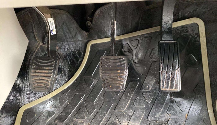2022 Mahindra XUV300 W8 1.5 DIESEL, Diesel, Manual, 47,991 km, Pedals