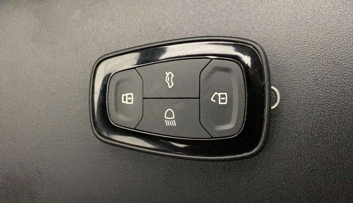 2022 Tata NEXON XZ PLUS DIESEL (L) DARK EDITION, Diesel, Manual, 82,582 km, Key Close Up