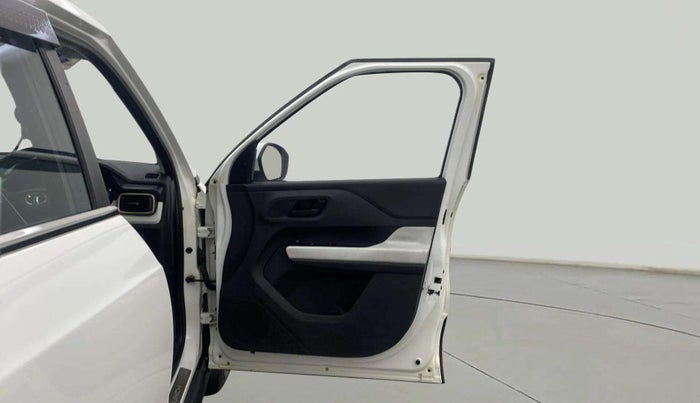 2023 Tata PUNCH ACCOMPLISHED MT CNG, CNG, Manual, 26,740 km, RHS Front Door