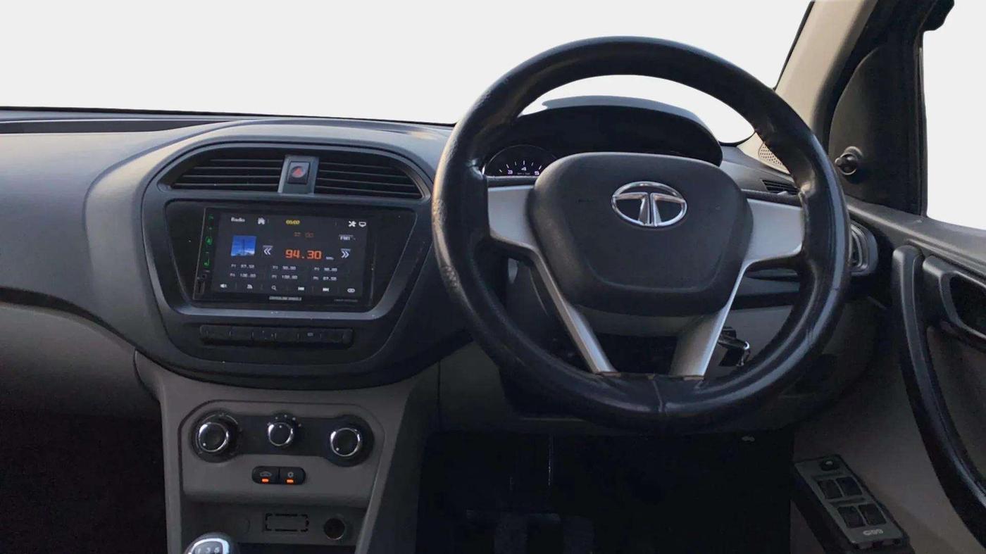 2019 Tata Tiago XE PETROL, CNG, Manual, 31,874 km, Steering Wheel Close Up