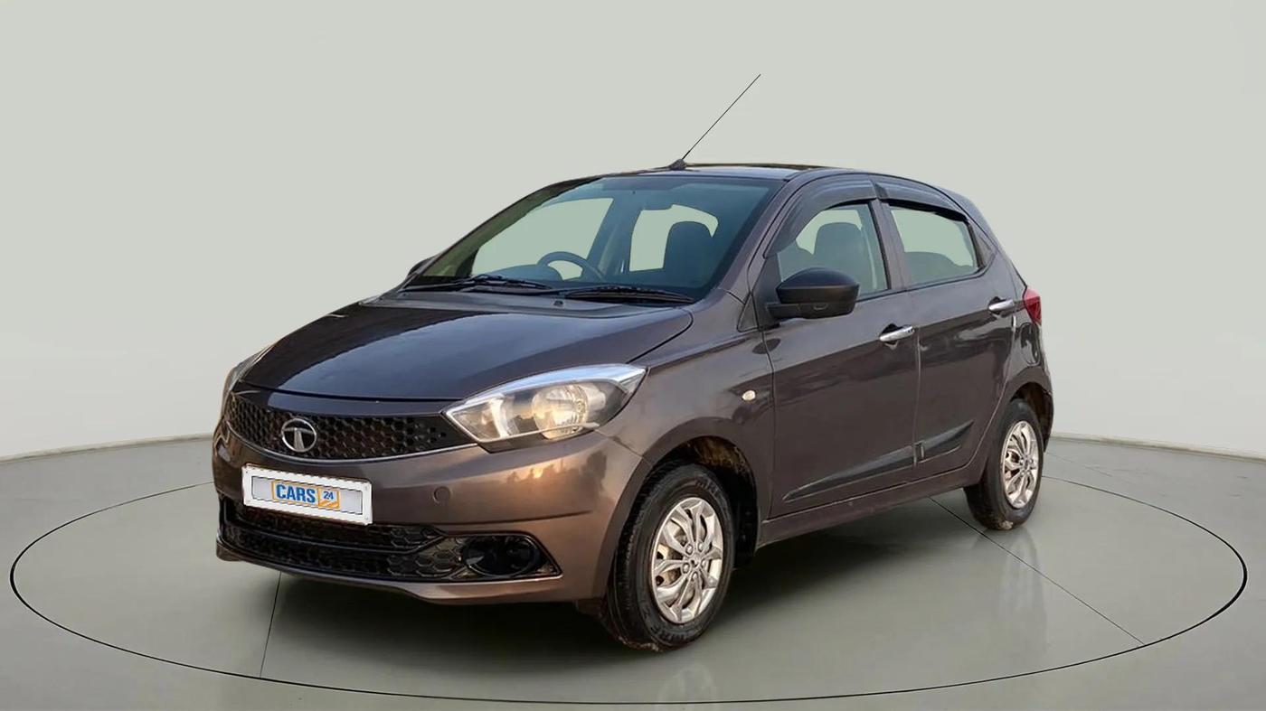 2019 Tata Tiago XE PETROL, CNG, Manual, 31,874 km, Left Front Diagonal