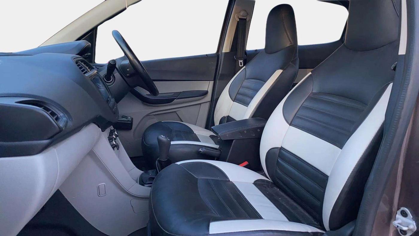 2019 Tata Tiago XE PETROL, CNG, Manual, 31,874 km, Right Side Front Door Cabin