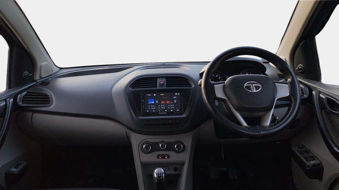 2019 Tata Tiago XE PETROL, CNG, Manual, 31,874 km, Dashboard