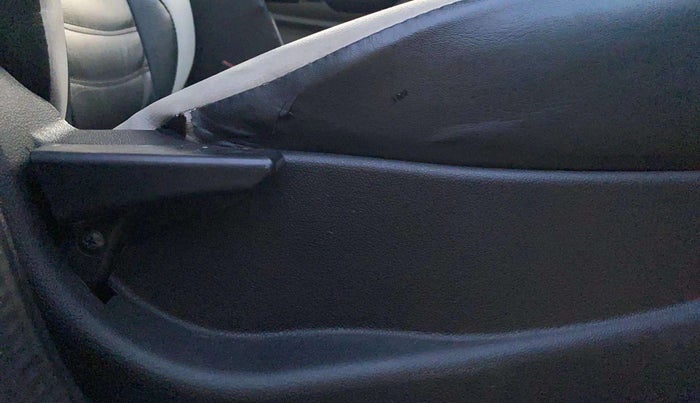 2019 Tata Tiago XE PETROL, CNG, Manual, 31,947 km, Driver Side Adjustment Panel