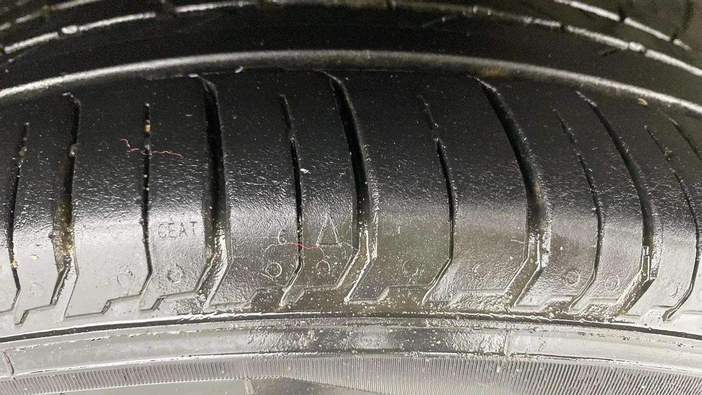 2016 Maruti Ciaz ZXI+, Petrol, Manual, 75,073 km, Right Front Tyre Tread