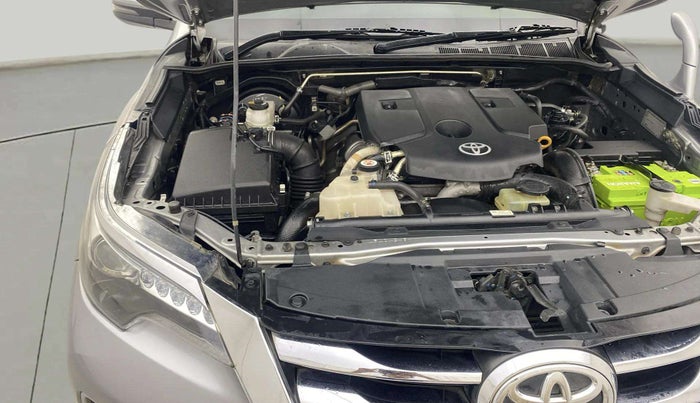 2018 Toyota Fortuner 2.8 4X2 MT, Diesel, Manual, 57,660 km, Engine View - Right
