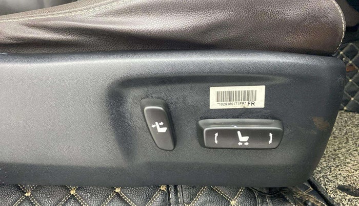 2018 Toyota Fortuner 2.8 4X2 MT, Diesel, Manual, 57,660 km, Driver Side Adjustment Panel