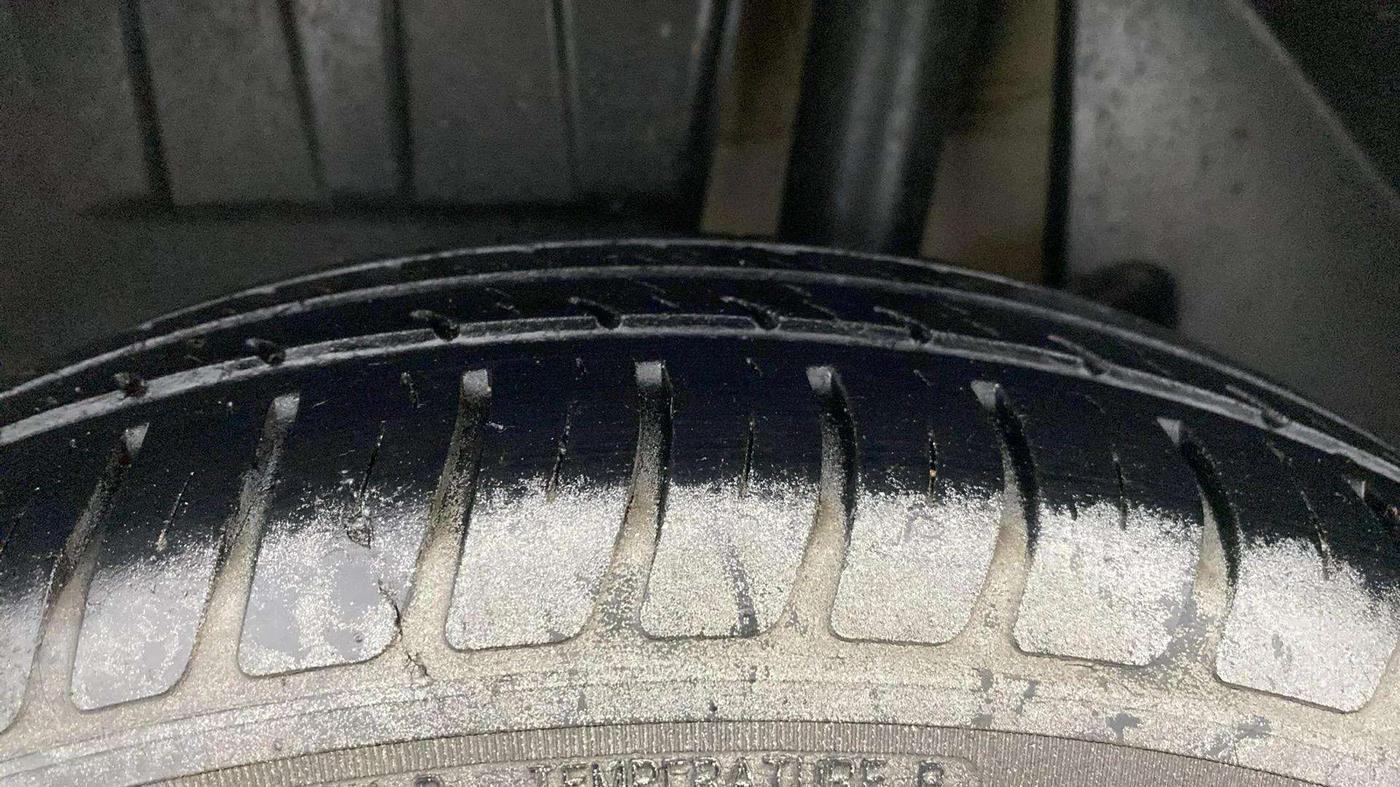 2019 Maruti Dzire VDI, Diesel, Manual, 75,344 km, Left Rear Tyre Tread