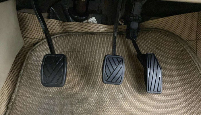 2019 Maruti Dzire VDI, Diesel, Manual, 75,344 km, Pedals
