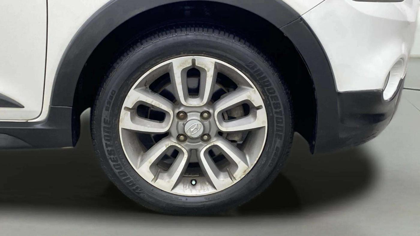 2016 Hyundai i20 Active 1.4 SX, Diesel, Manual, 38,821 km, Right Front Wheel