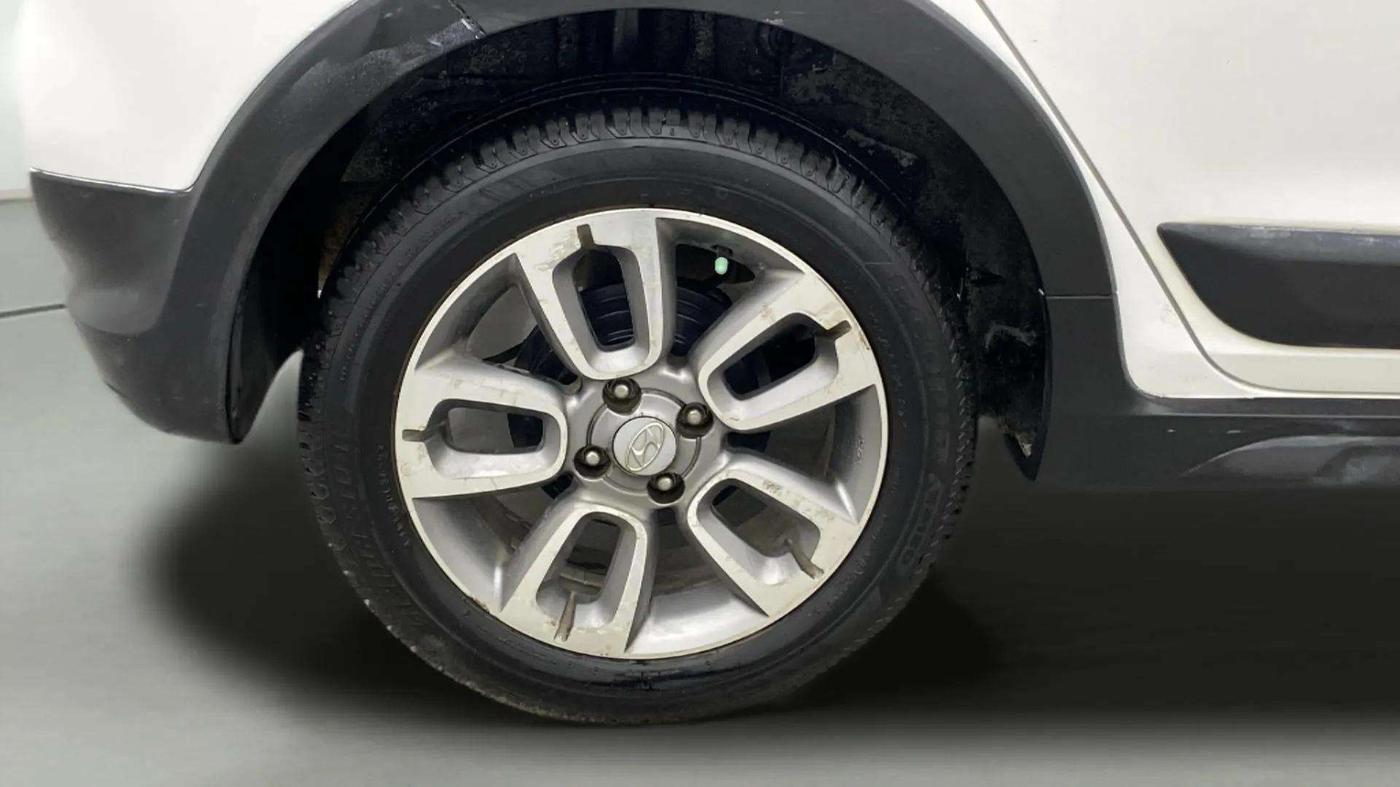 2016 Hyundai i20 Active 1.4 SX, Diesel, Manual, 38,821 km, Right Rear Wheel