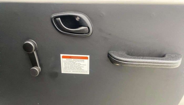 2023 Maruti Eeco 5 STR AC CNG, CNG, Manual, 2,920 km, Driver Side Door Panels Control