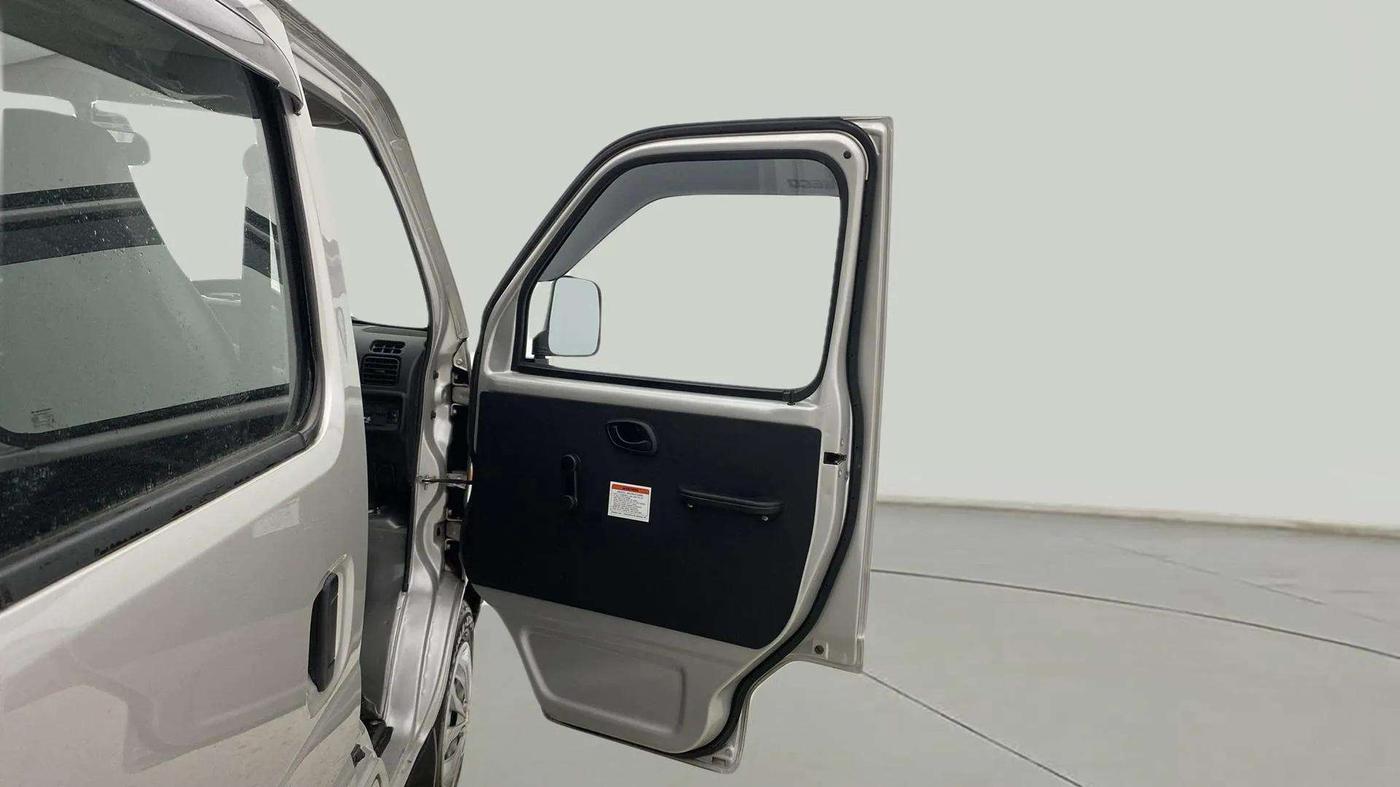 2023 Maruti Eeco 5 STR AC CNG, CNG, Manual, 2,920 km, RHS Front Door