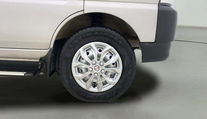 2023 Maruti Eeco 5 STR AC CNG, CNG, Manual, 2,920 km, Right Front Wheel