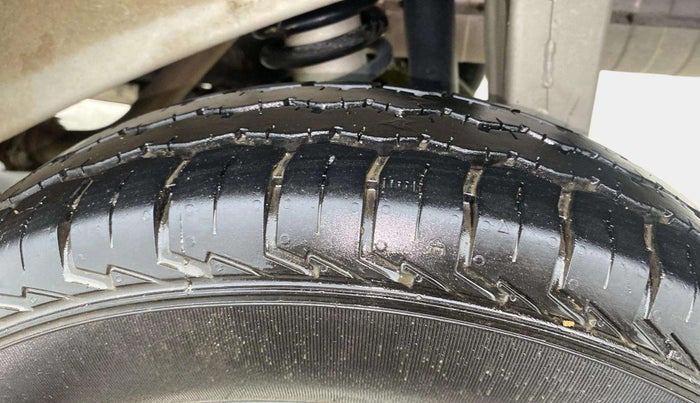 2023 Maruti Eeco 5 STR AC CNG, CNG, Manual, 2,920 km, Left Rear Tyre Tread