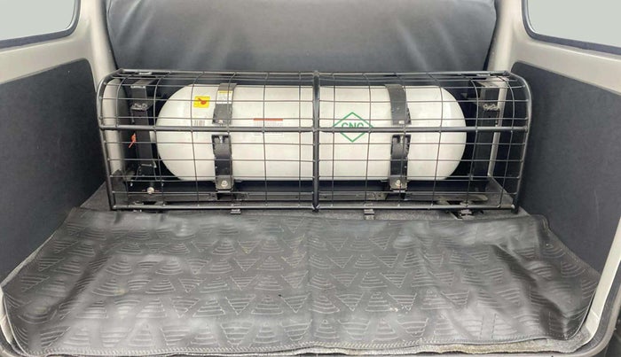 2023 Maruti Eeco 5 STR AC CNG, CNG, Manual, 2,920 km, Boot Inside