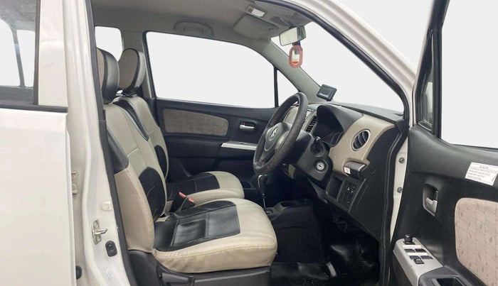 2016 Maruti Wagon R 1.0 VXI AMT, Petrol, Automatic, 1,01,288 km, Right Side Front Door Cabin