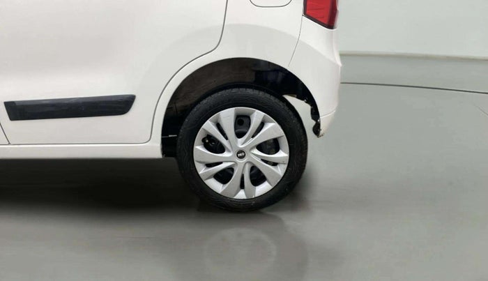 2016 Maruti Wagon R 1.0 VXI AMT, Petrol, Automatic, 1,01,288 km, Left Rear Wheel
