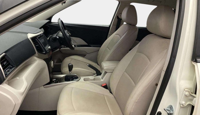 2020 Mahindra XUV300 W8 1.5 DIESEL AMT, Diesel, Automatic, 40,403 km, Right Side Front Door Cabin