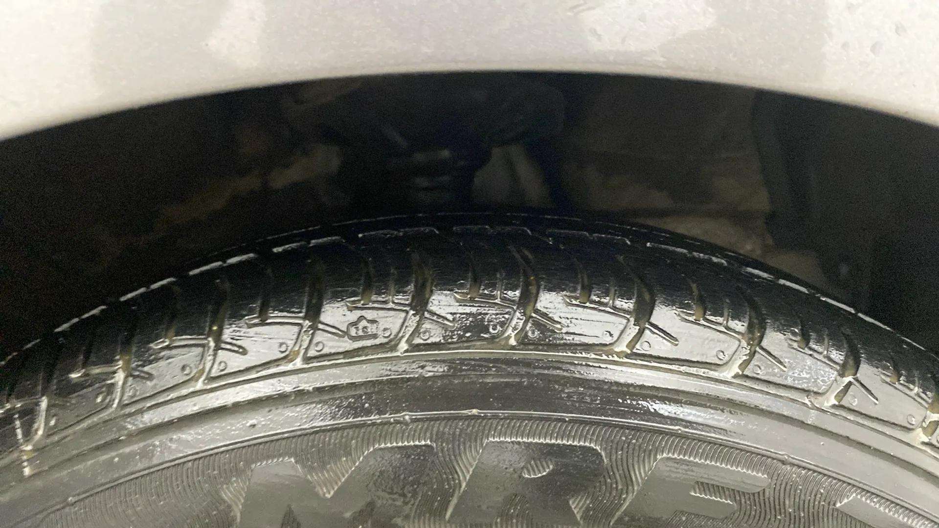 RHS-Front-Tyre-Tread-18