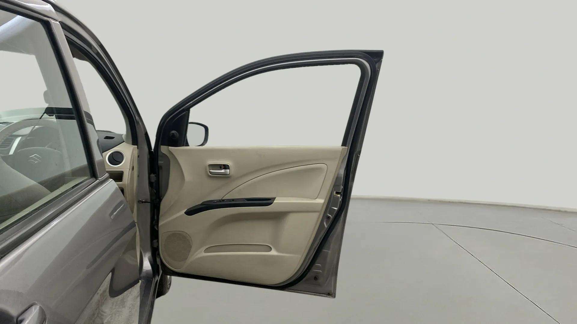RHS-Front-Door-Open-32