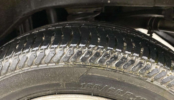 2015 Maruti Alto K10 LXI CNG, CNG, Manual, 34,037 km, Left Rear Tyre Tread