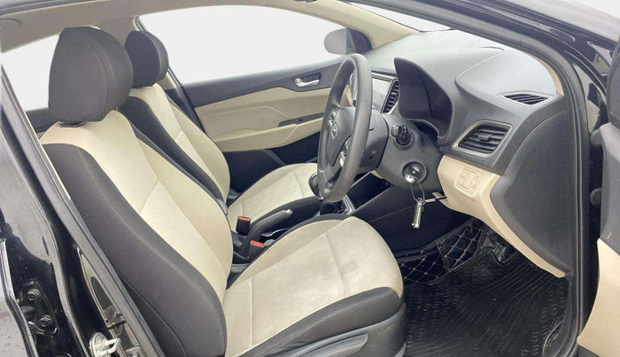 2018 Hyundai Verna 1.6 VTVT SX, Petrol, Manual, 45,387 km, Right Side Front Door Cabin