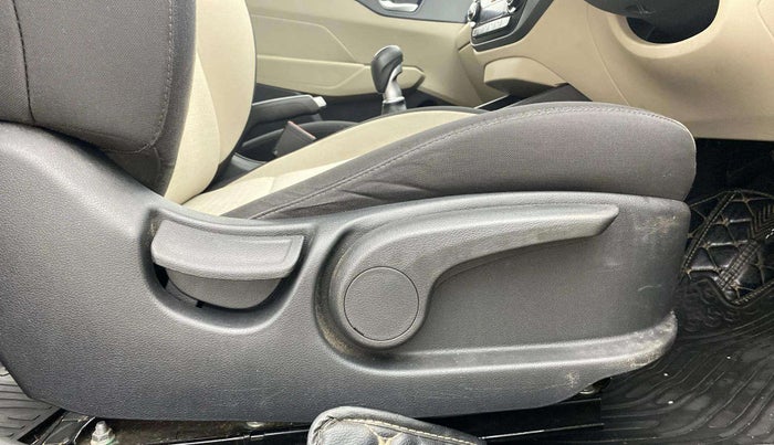2018 Hyundai Verna 1.6 VTVT SX, Petrol, Manual, 45,387 km, Driver Side Adjustment Panel