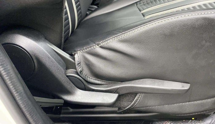 2024 Maruti Swift ZXI PLUS, Petrol, Manual, 29,102 km, Driver Side Adjustment Panel