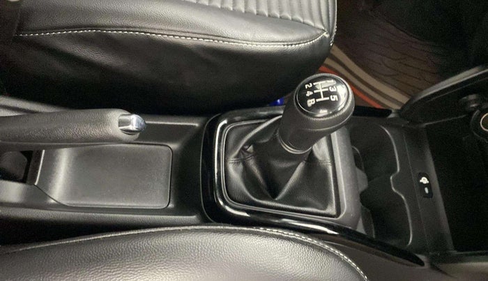 2024 Maruti Swift ZXI PLUS, Petrol, Manual, 29,102 km, Gear Lever