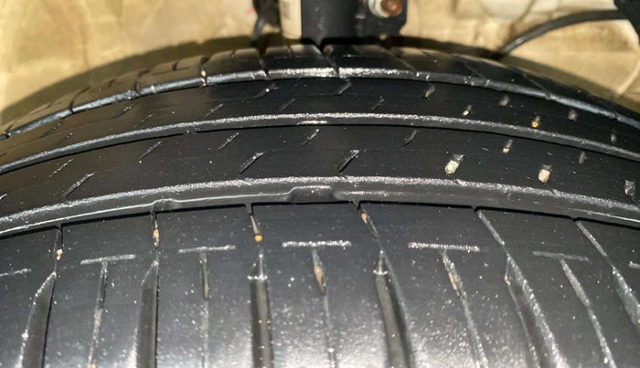 2024 Maruti Swift ZXI PLUS, Petrol, Manual, 29,102 km, Right Front Tyre Tread
