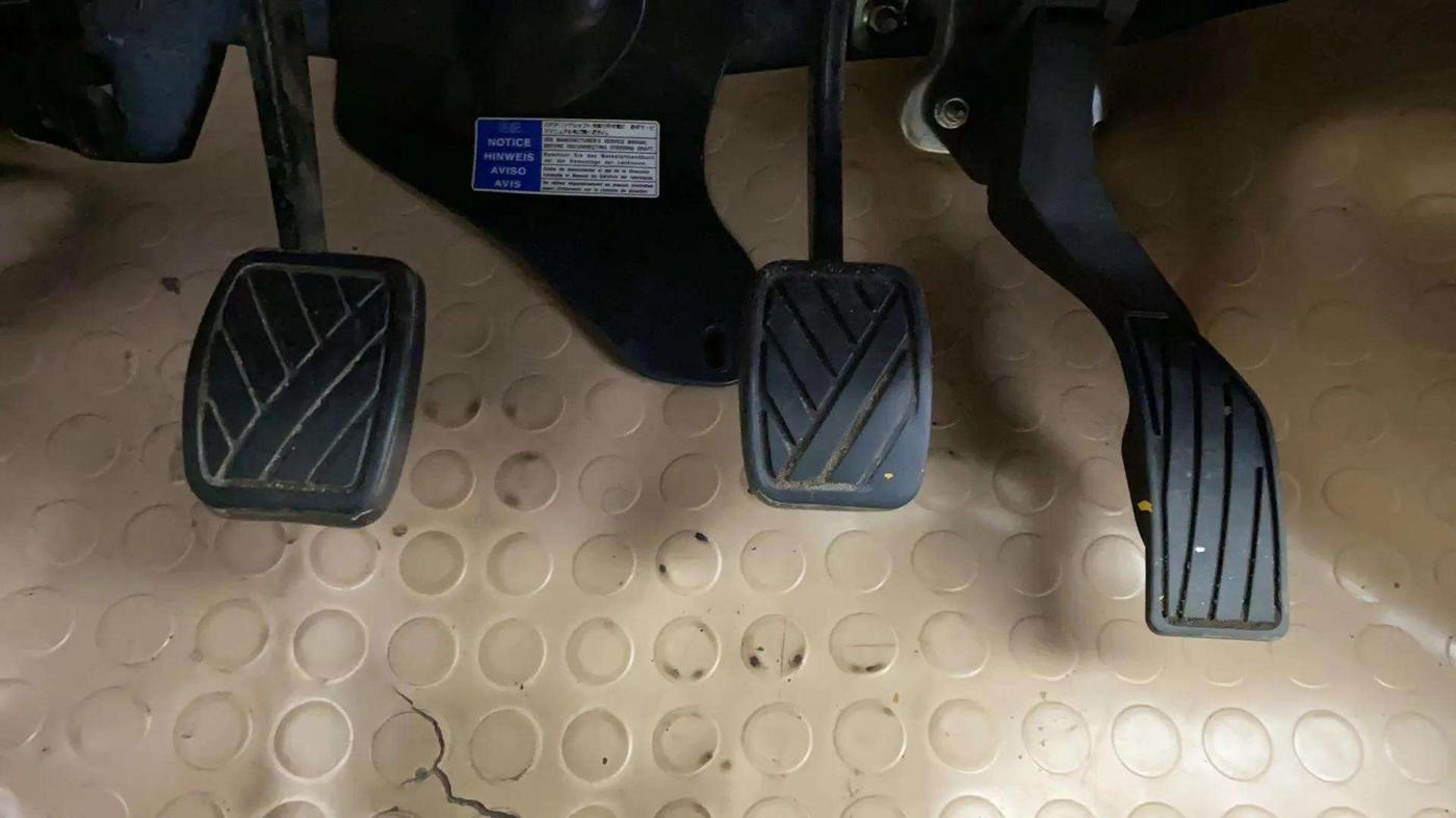 2015 Maruti Swift Dzire ZXI, Petrol, Manual, 83,575 km, Pedals