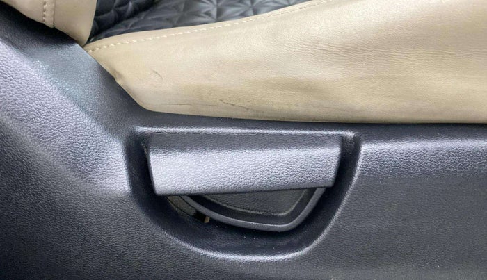 2019 Hyundai NEW SANTRO ASTA MT, Petrol, Manual, 82,145 km, Driver Side Adjustment Panel