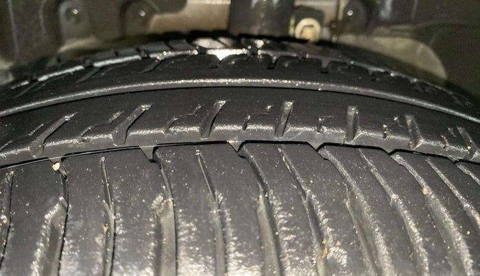 2016 Ford Ecosport TITANIUM 1.5L PETROL, Petrol, Manual, 32,276 km, Left Front Tyre Tread