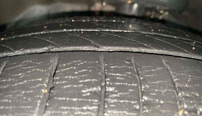 2013 Ford Fiesta STYLE DIESEL, Diesel, Manual, 92,219 km, Left Front Tyre Tread