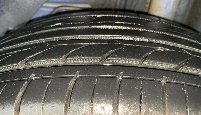 2015 Ford Figo Aspire TITANIUM 1.5 PETROL AT, Petrol, Automatic, 63,405 km, Left Rear Tyre Tread