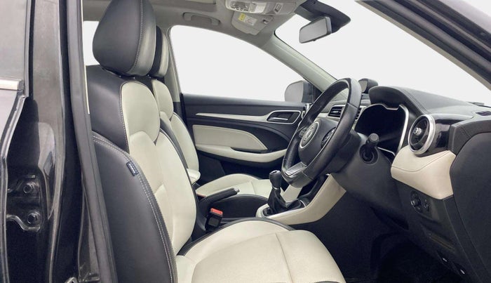2021 MG ASTOR SHARP 1.5 MT, Petrol, Manual, 62,556 km, Right Side Front Door Cabin