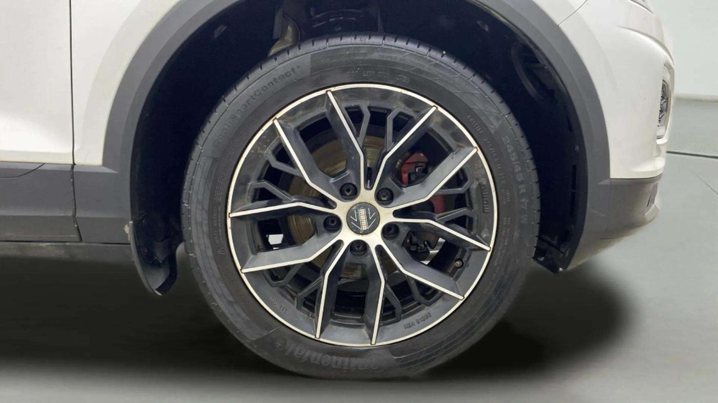 2019 Volkswagen T-ROC 1.5 TSI AT, Petrol, Automatic, 1,00,466 km, Right Front Wheel