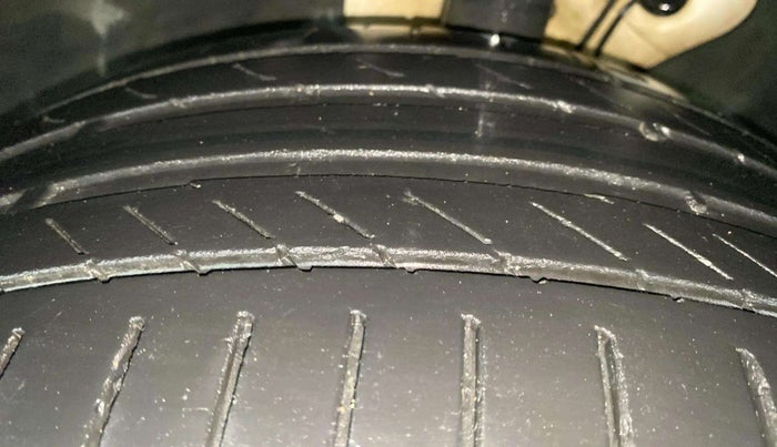 2019 Volkswagen T-ROC 1.5 TSI AT, Petrol, Automatic, 1,00,466 km, Left Front Tyre Tread