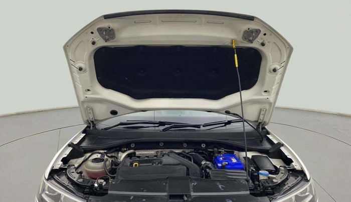 2019 Volkswagen T-ROC 1.5 TSI AT, Petrol, Automatic, 1,00,466 km, Open Bonet