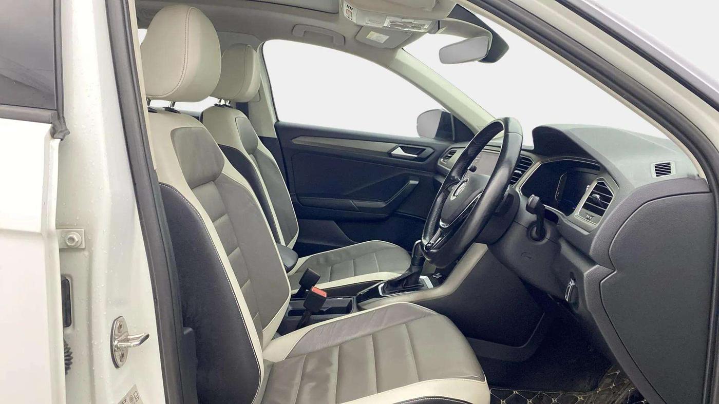 2019 Volkswagen T-ROC 1.5 TSI AT, Petrol, Automatic, 1,00,466 km, Right Side Front Door Cabin