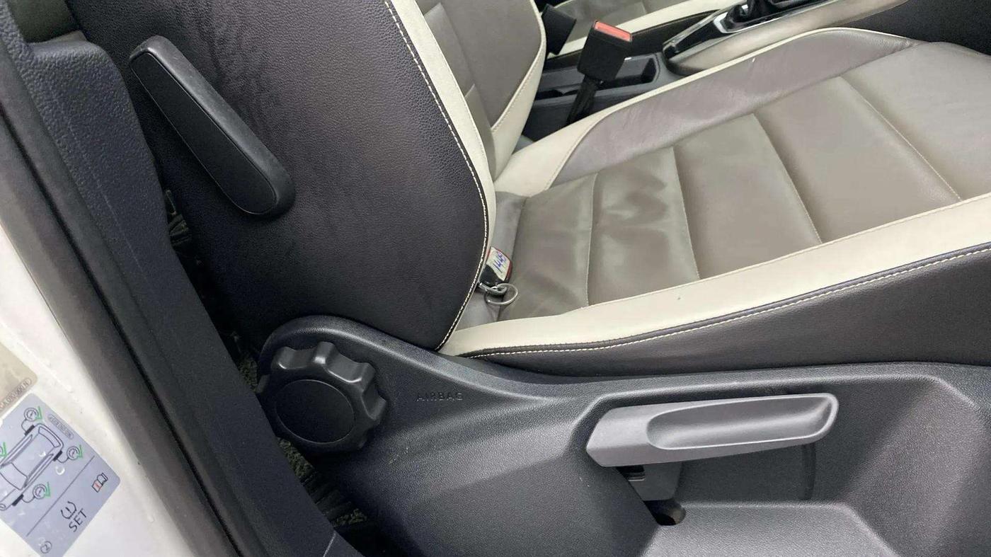 2019 Volkswagen T-ROC 1.5 TSI AT, Petrol, Automatic, 1,00,466 km, Driver Side Adjustment Panel