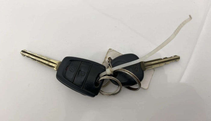 2016 Hyundai Grand i10 MAGNA 1.2 KAPPA VTVT, Petrol, Manual, 1,08,930 km, Key Close Up