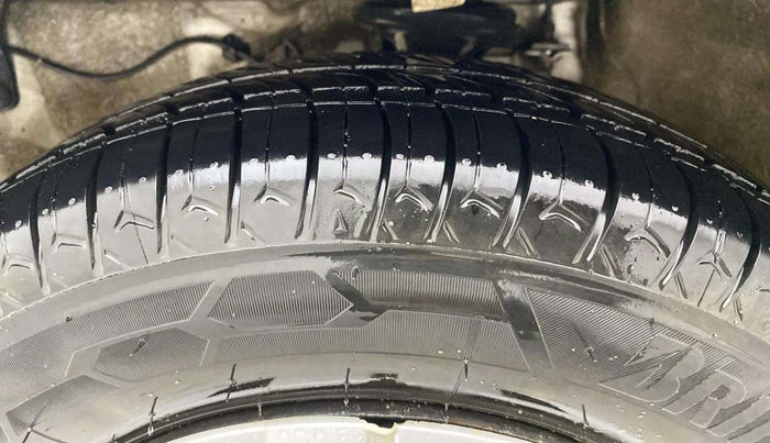 2021 Maruti Alto VXI, Petrol, Manual, 79,957 km, Left Front Tyre Tread