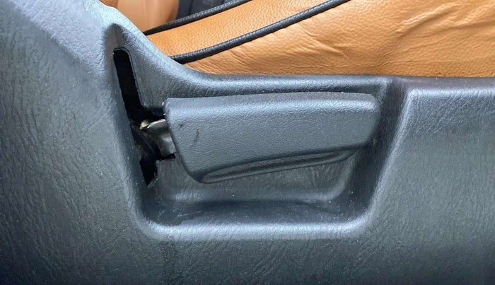 2021 Maruti Alto VXI, Petrol, Manual, 79,957 km, Driver Side Adjustment Panel