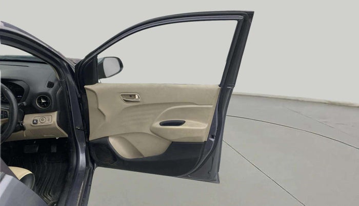 2018 Hyundai NEW SANTRO SPORTZ AMT, CNG, Automatic, 1,15,213 km, RHS Front Door