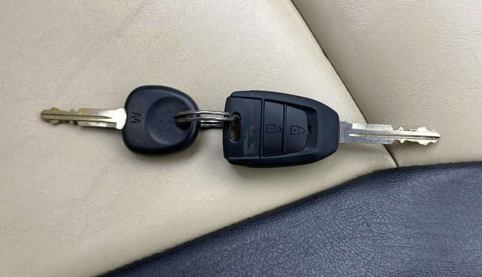 2018 Hyundai NEW SANTRO SPORTZ AMT, CNG, Automatic, 1,15,213 km, Key Close Up