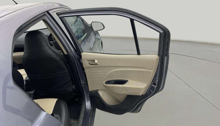 2018 Hyundai NEW SANTRO SPORTZ AMT, CNG, Automatic, 1,15,213 km, RHS Rear Door