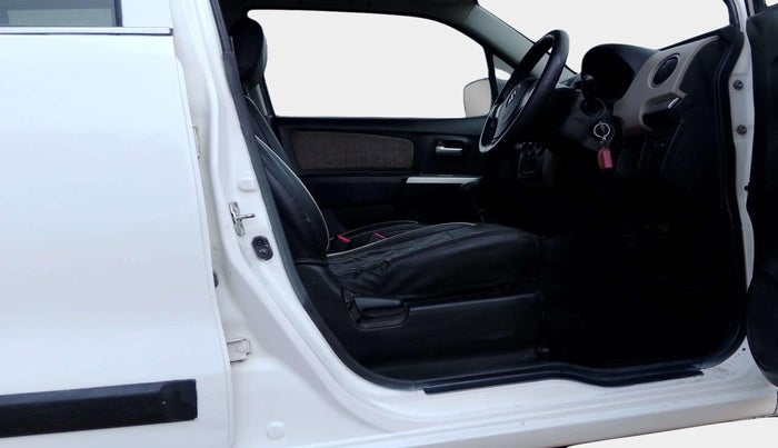 2014 Maruti Wagon R 1.0 VXI, Petrol, Manual, 36,829 km, Right Side Front Door Cabin