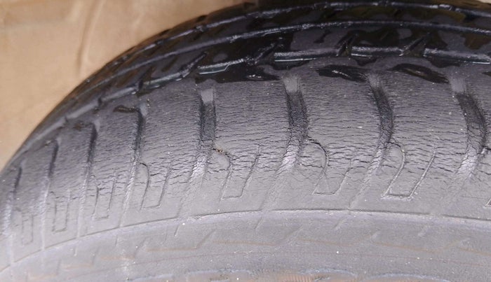 2014 Maruti Wagon R 1.0 VXI, Petrol, Manual, 36,829 km, Right Front Tyre Tread